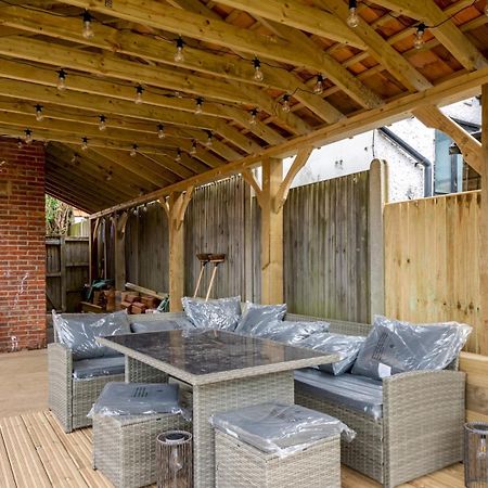 Pass The Keys Appletree Cottage - A Chic Seaside Home And Garden Уитстабл Экстерьер фото