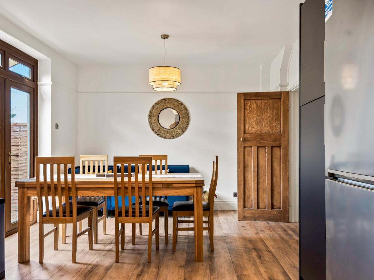 Pass The Keys Appletree Cottage - A Chic Seaside Home And Garden Уитстабл Экстерьер фото