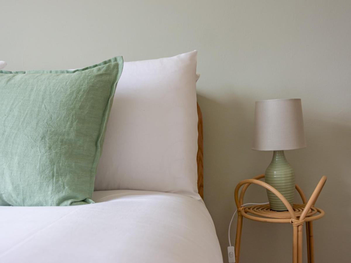 Pass The Keys Appletree Cottage - A Chic Seaside Home And Garden Уитстабл Экстерьер фото